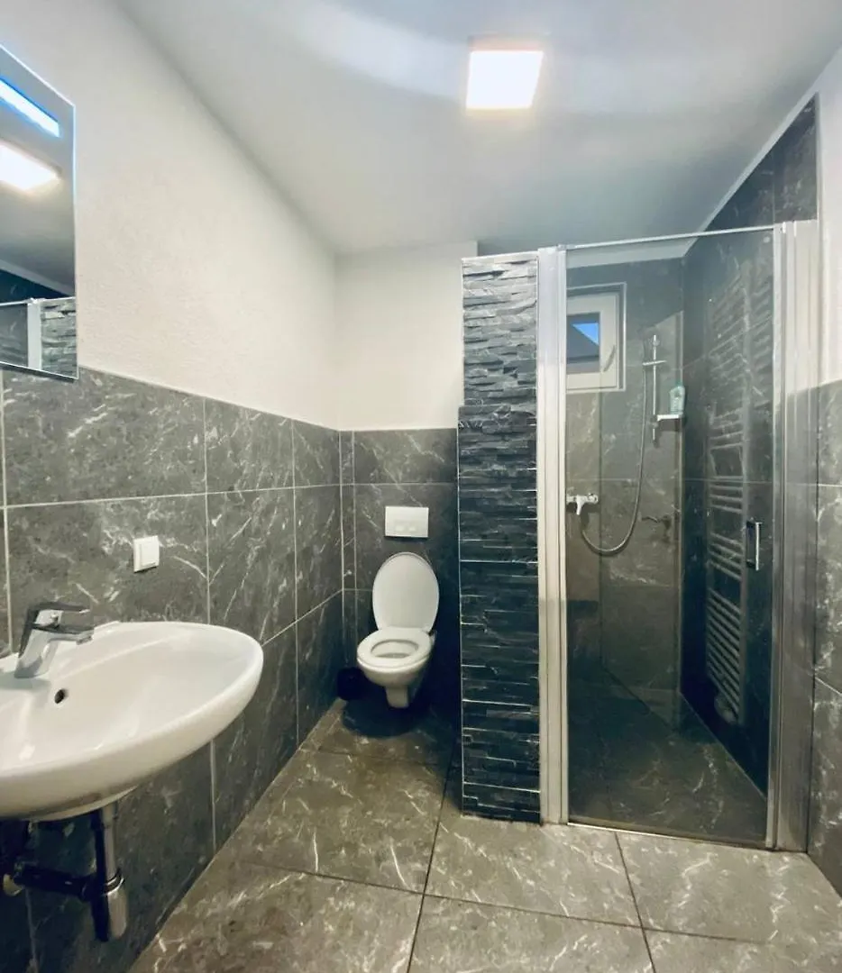 Double Room In Floridsdorf Area Вена 0*,