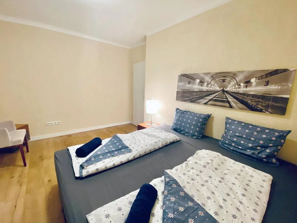Проживание в семье Double Room In Floridsdorf Area Вена